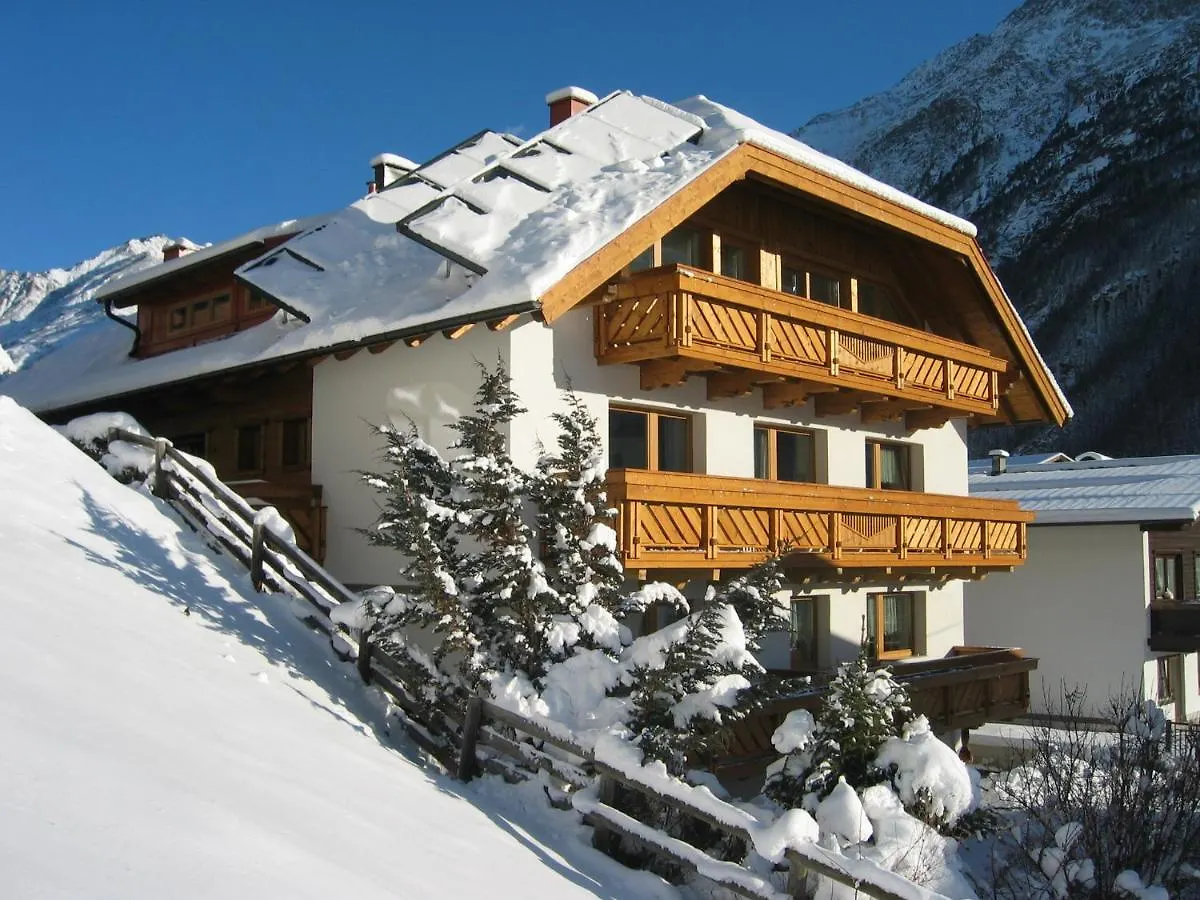 Guest house Fruhstuckspension Rehwinkl Soelden